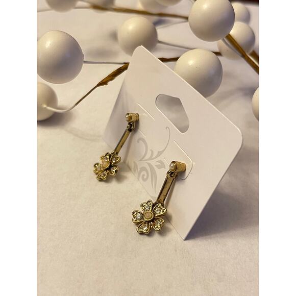 Vintage faux golden with faux pearl stud earrings - Picture 2 of 5